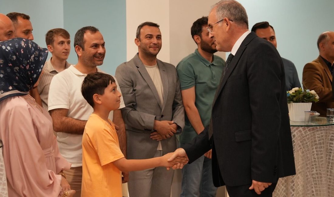BANÜ ailesi bayramlaştı Bandırma Onyedi Eylül Üniversite yönetimi, Kurban Bayramı kapsamında bir araya