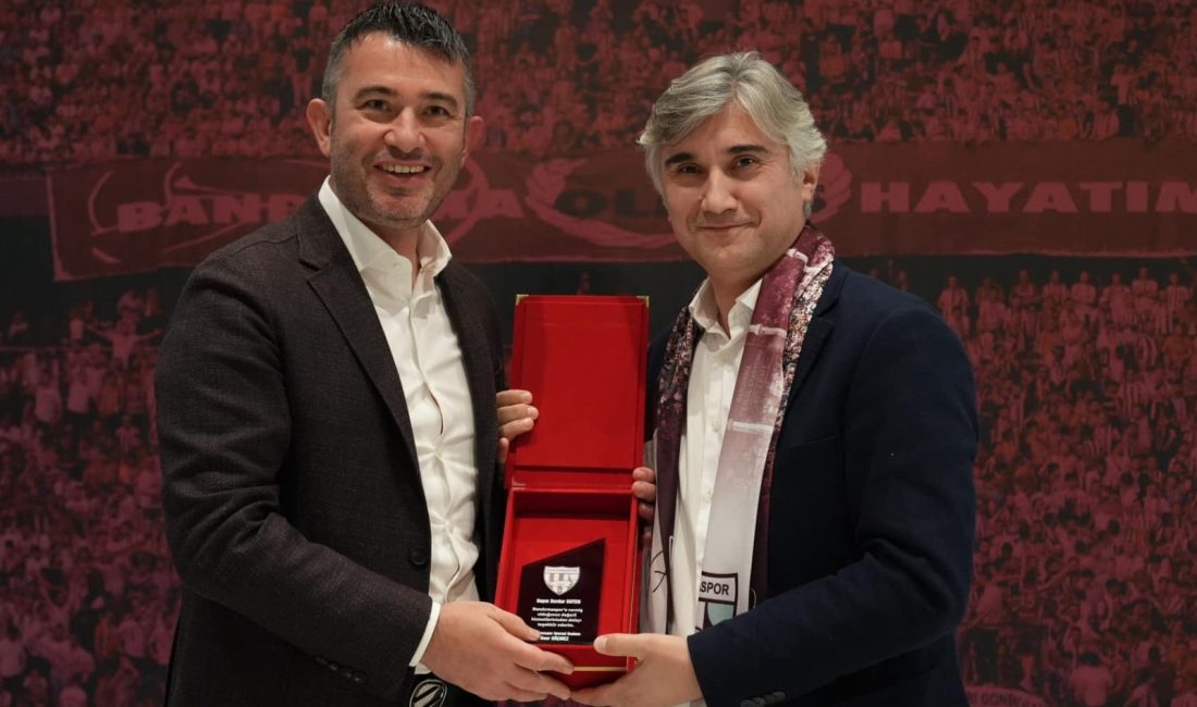 Başkan Kuter: “Onursal Başkanımız Onur Göçmez ile birlikte artık Bandırmaspor yönetiminde olmayacağız” Bandırmaspor Başkanı Serdar Kuter, Onursal Başkan Onur Göçmez ile birlikte