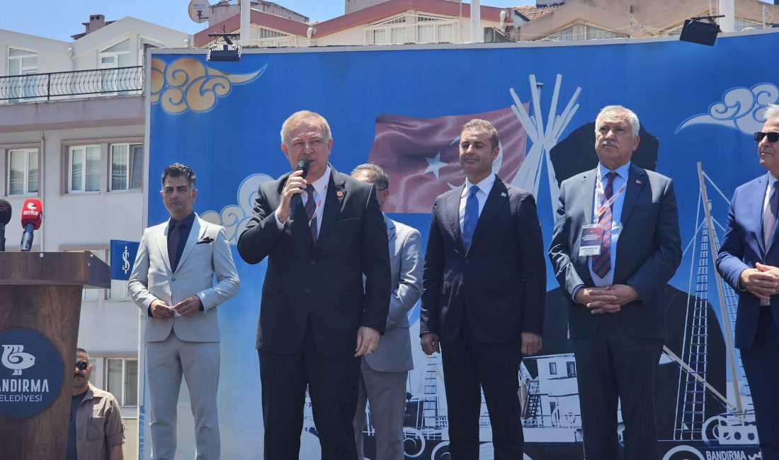 Gökhan Zeybek’ten belediye başkanlarına araç kiralama uyarısı Cumhuriyet Halk Partili, nüfusu 100 bini aşan belediye başkanları buluşması