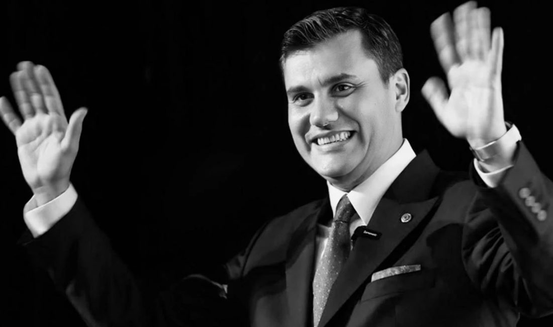 Dursun Mirza’dan Ferdi Zeyrek’e duygusal veda Bandırma Belediye Başkanı Dursun Mirza, yayımladığı mesajla hayatını kaybeden Manisa