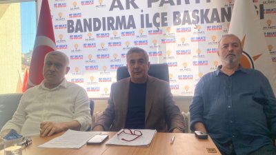 AK Parti Bandırma İlçe Teşkilatı, yeni hizmet binasında yaptığı toplantıda
