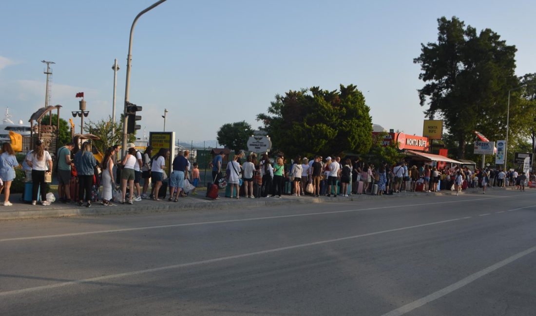 Kurban Bayramı’nda Ayvalık’tan Ege Adaları’na tatilci akını Kurban Bayramı tatilini Yunanistan’ın Midilli Adası’nda geçirmek isteyen tatilciler, Ayvalık