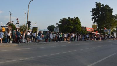 Kurban Bayramı tatilini Yunanistan’ın Midilli Adası’nda geçirmek isteyen tatilciler, Ayvalık