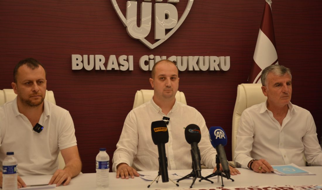 Bandırmaspor’da yeni sezon bütçe hedefi 220 milyon lira Genel kurul sonrası yeni yönetimiyle ilk kez basın karşısına çıkan