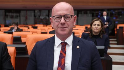 CHP Balıkesir Milletvekili Serkan Sarı, Kurban Bayramı dolayısıyla yayımladığı mesajında,