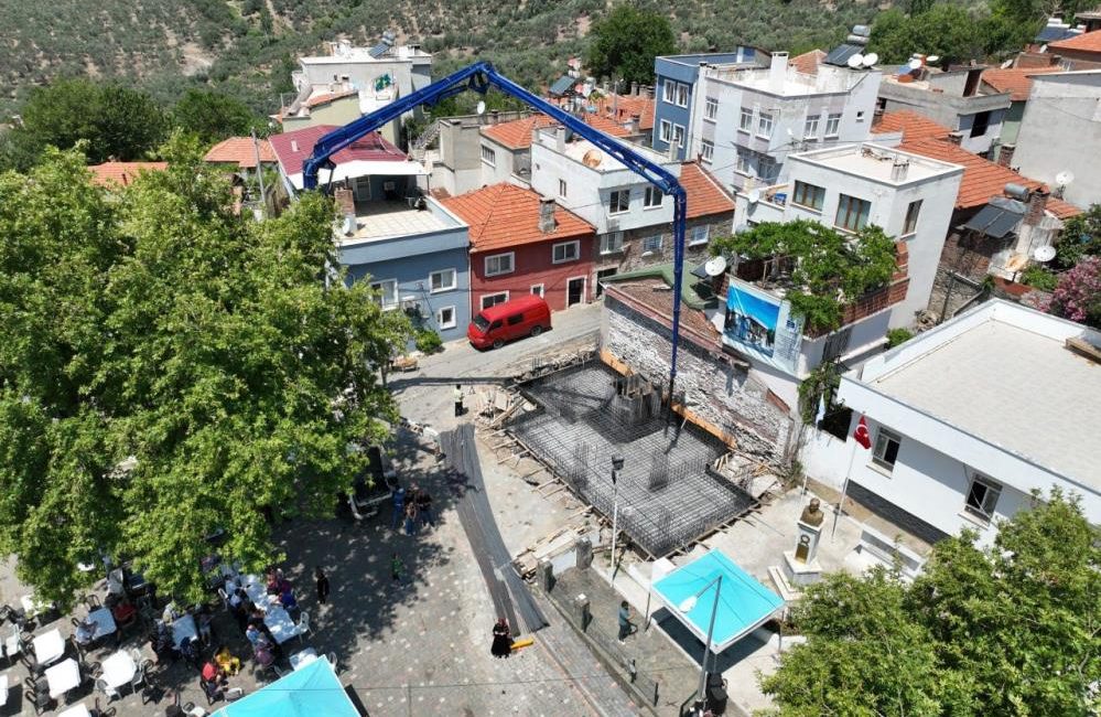 Edremit’te sağlık ocağı temeli atıldı Avcılar Mahallesi’nde hayırsever Osman Anbarlıoğlu tarafından yaptırılacak olan sağlık ocağının