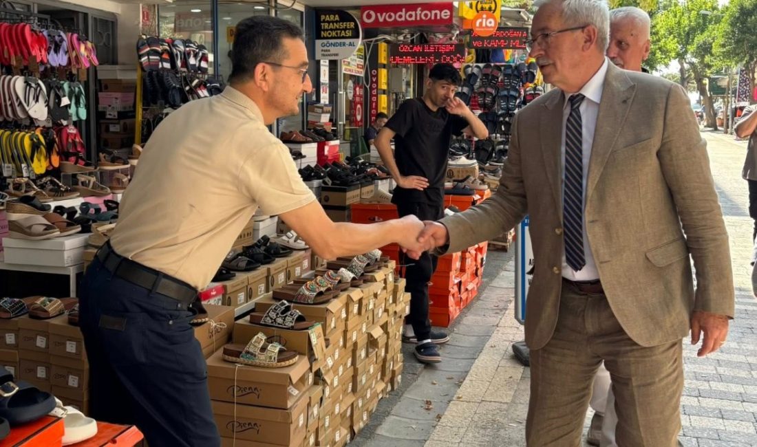 Başkan Karışık’tan bayramda esnafa ziyaret Erdek Belediye Başkanı Burhan Karışık, CHP İlçe Başkanlığı’nın düzenlediği bayramlaşma