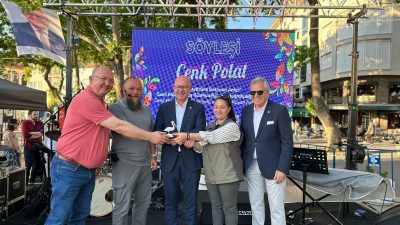 Festival kapsamında düzenlenen “Gökyüzüne Dokunan Anlar” söyleşisinde, kuş gözlemciliği ve