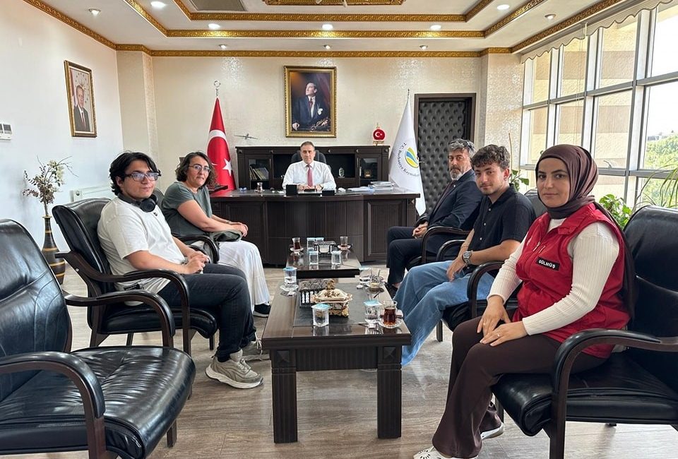  Burhaniye Kaymakamı İlyas Memiş, Balıkesir de düzenlenen Türkiye Münazara Liği