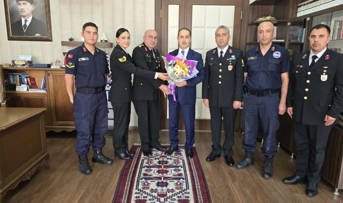 Bandırma Kaymakamı Engin Aksakal, Jandarma Teşkilatı’nın 186’ncı kuruluş yıl dönümünü