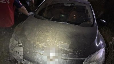 Dereköy Mahallesi yolunda meydana gelen tek taraflı trafik kazasında 2