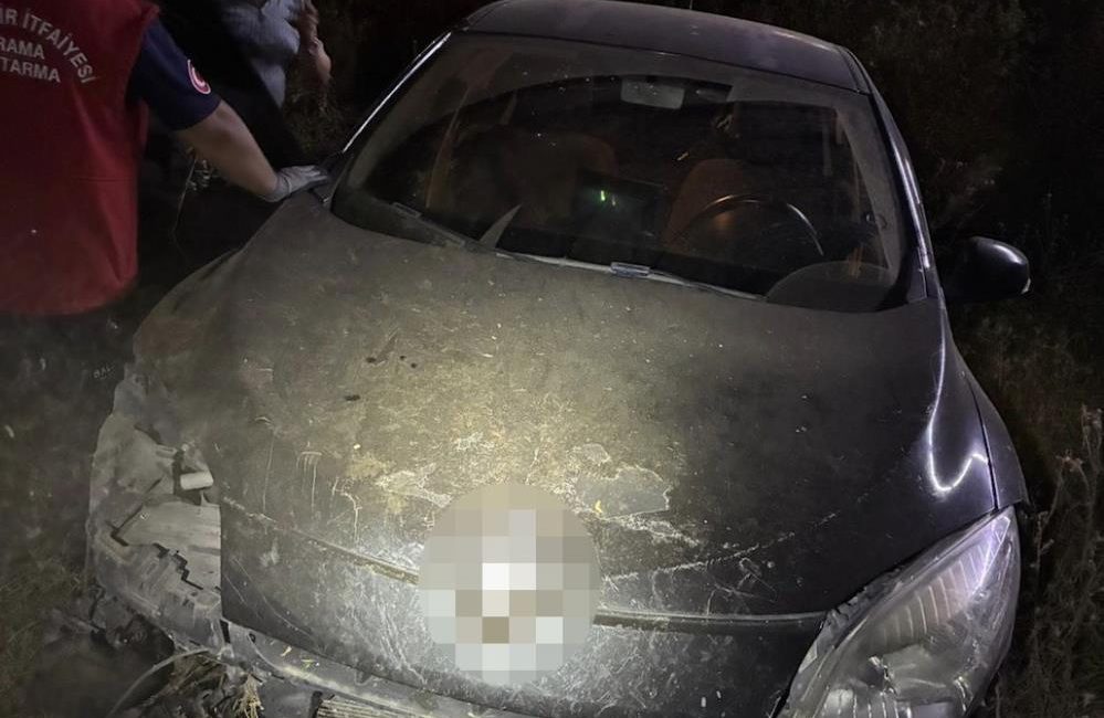 Susurluk’ta trafik kazası: 2 kişi yaralandı Dereköy Mahallesi yolunda meydana gelen tek taraflı trafik kazasında 2