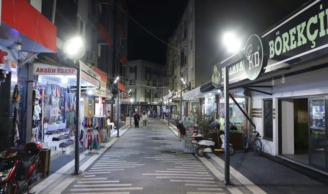 Gönen Şehir Parkı’na LED aydınlatma yapıldı Gönen Şehir Parkı’nın gece saatlerinde de güvenli ve estetik bir