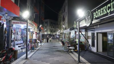 Gönen Şehir Parkı’nın gece saatlerinde de güvenli ve estetik bir