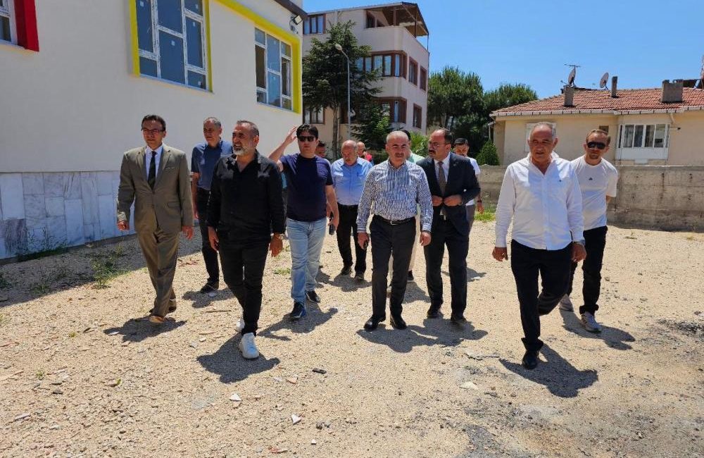 Balıkesir’de okul inşaatları yerinde incelendi Balıkesir genelinde devam eden eğitim yatırımları, İl Millî Eğitim Müdürü
