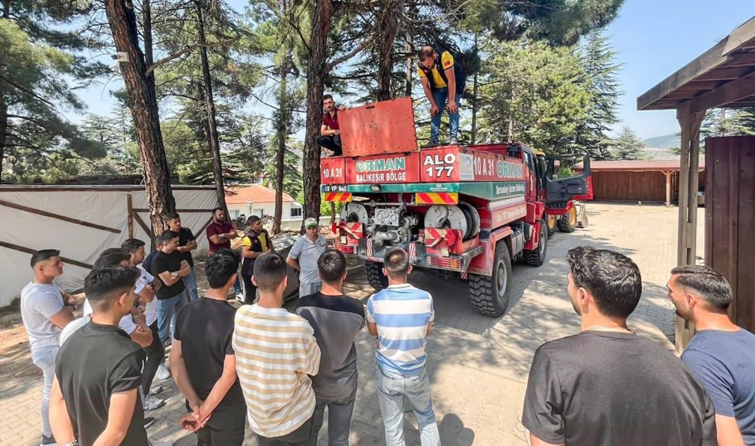 Dursunbey’de orman yangınlarına hazırlık eğitimi Balıkesir Orman Bölge Müdürlüğü’nde görevlendirilen yangın işçileri, arazöz şoförleri ve