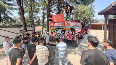 Balıkesir Orman Bölge Müdürlüğü’nde görevlendirilen yangın işçileri, arazöz şoförleri ve