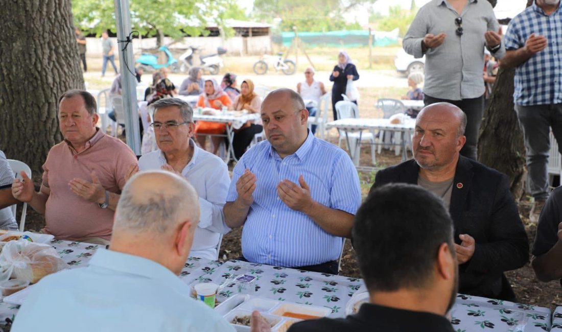 Gönen Hasanbey Mahallesi’nde hayır sofrası kuruldu Gönen Belediye Başkanı İbrahim Palaz, Hasanbey Mahallesi’nde düzenlenen hayır programında