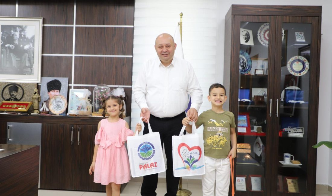 Gözde Karagüzel Gündüz Bakımevi öğrencileri, öğretmenleriyle birlikte Gönen Belediye Başkanı