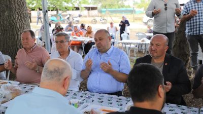 Gönen Belediye Başkanı İbrahim Palaz, Hasanbey Mahallesi’nde düzenlenen hayır programında