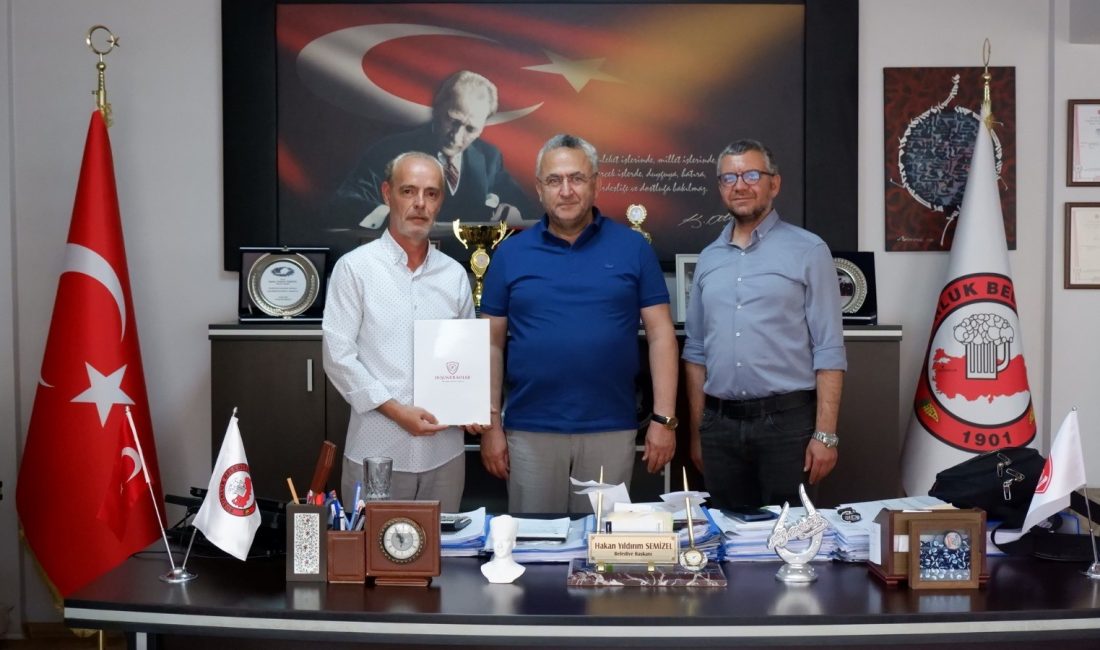 Susurluk’ta belediye personeline eğitim desteği Susurluk Belediyesi ile Düşünür Koleji arasında eğitim alanında iş birliğini