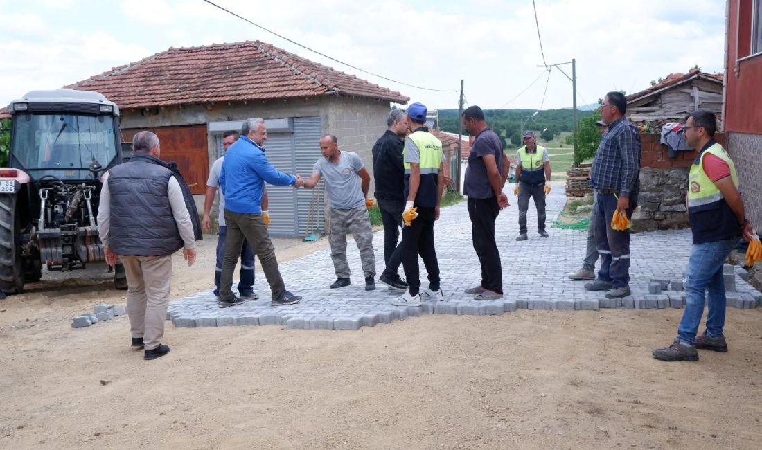 Başkan Semizel Reşadiye’de yol çalışmalarını yerinde inceledi Susurluk Belediye Başkanı Hakan Yıldırım Semizel, Reşadiye Mahallesi’nde yürütülen yol