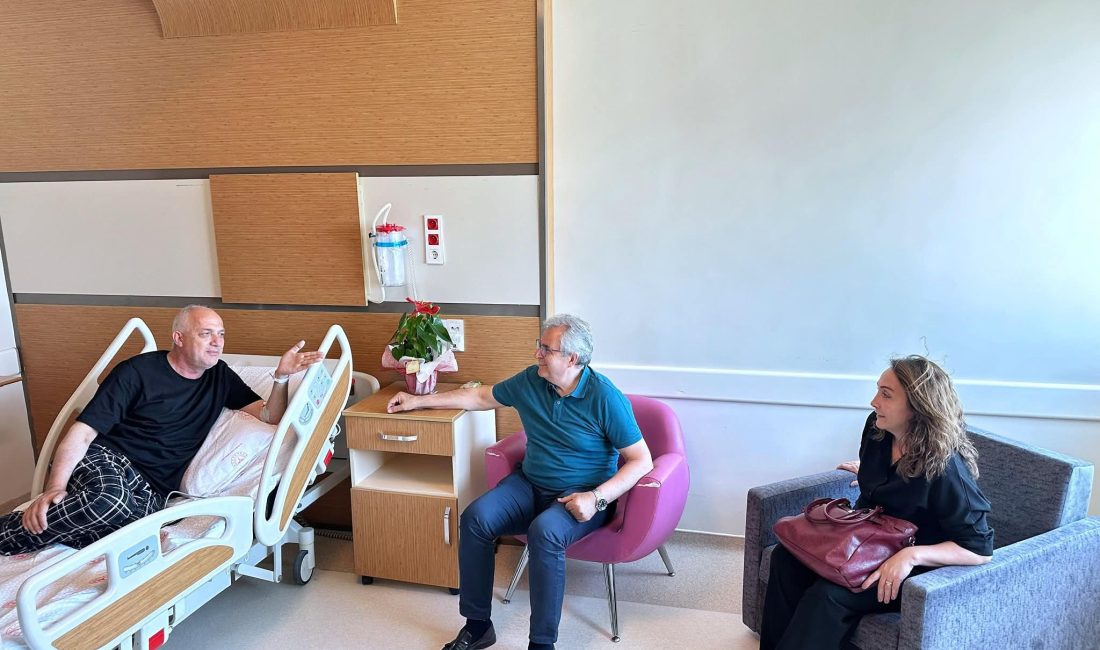 BAŞKAN MİRZA’DAN GEÇMİŞ OLSUN ZİYARETİ Bandırma Belediye Başkanı Dursun Mirza, Balıkesir Büyükşehir Belediyesi Güney Marmara