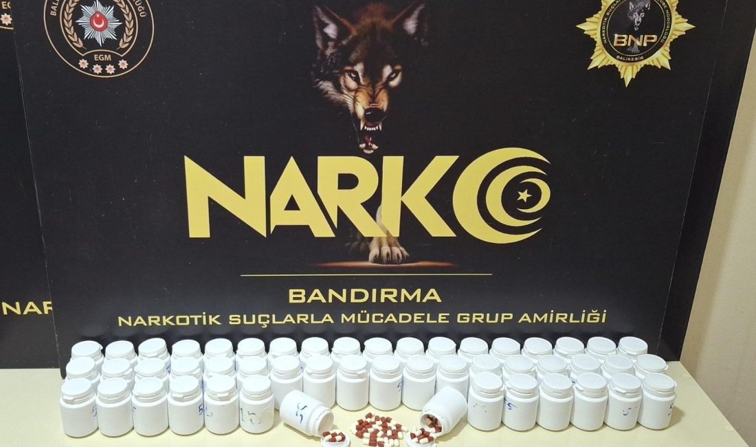 Bandırma’da sentetik hap ticaretine geçit verilmedi Bandırma İlçe Emniyet Müdürlüğü Narkotik Suçlarla Mücadele Büro Amirliği ekipleri,