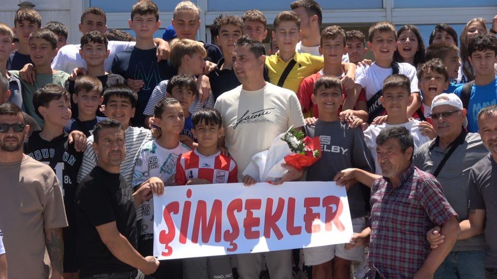 Ayvalıkgücü Belediyespor camiasında ortak çağrı TFF Nesine 3. Lig, 3. Grup’ta şampiyonluğu kıl payı kaçıran