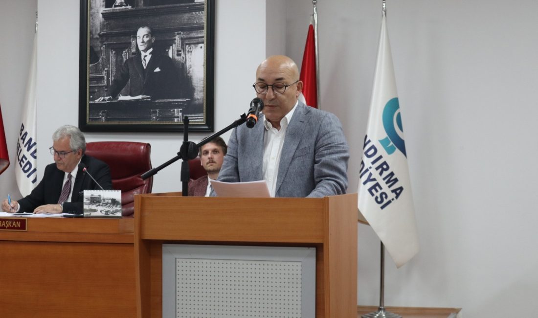 AK Partili Çolak, Başkan Mirza’yı eleştiri yağmuruna tuttu Bandırma Belediye Meclisi haziran ayı toplantısında söz alan AK Partili