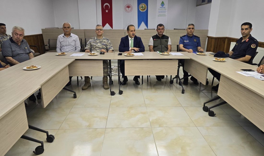 Bandırma’da orman yangınlarına önlem için tedbirler görüşüldü Bandırma’da yaz aylarında artan yangın riskine karşı kurumlar arası iş