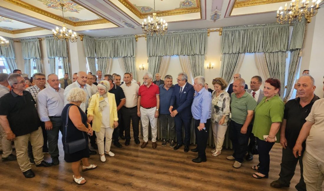 Bandırma Belediyesi bayramlaştı Bandırma Belediye Başkanı Dursun Mirza, Kurban Bayramı kapsamında düzenlenen bayramlaşma