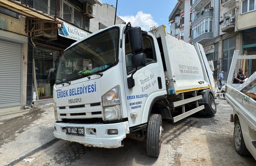 Erdek ilçesinde kısa süre önce alt yapı çalışmaları tamamlanarak asfaltla