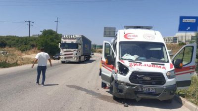 Edincik mevkiinde seyir halindeki ambulansın otomobile arkadan çarpması sonucu meydana