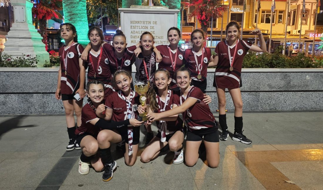 Bandırmalı Minik Kızlar Balıkesir Şampiyonu! Bandırma Voleybol Spor Kulübü, Mini Kızlar Voleybol İl Şampiyonası’nda tüm