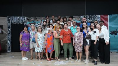 Gömeç Belediyesi tarafından organize edilen “Artiz Mektebi” isimli oyun, Susurluk