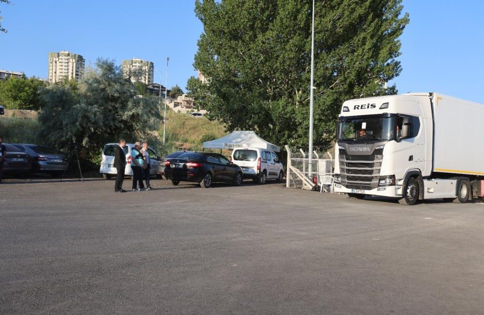 YKS soru kitapçıklarını taşıyan 528 nakliye aracı, 250 sınav merkezine doğru yola çıktı Yükseköğretim Kurumları Sınavının (2025-YKS) soru kitapçıklarını ve evraklarını taşıyan 528