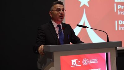 Bandırma Onyedi Eylül Üniversitesi’nde gerçekleştirilen “Zaferin Adı: Türkiye” başlıklı sergide,