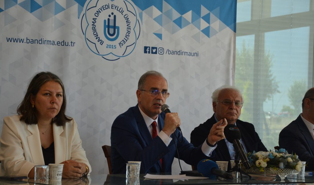 Üniversite yeni döneme hazırlanıyor Bandırma Onyedi Eylül Üniversitesi Rektörü Prof. Dr. İsmail Boz, düzenlediği