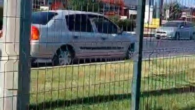 Edremit’te ters yönde giden bir otomobil, trafikte büyük paniğe yol