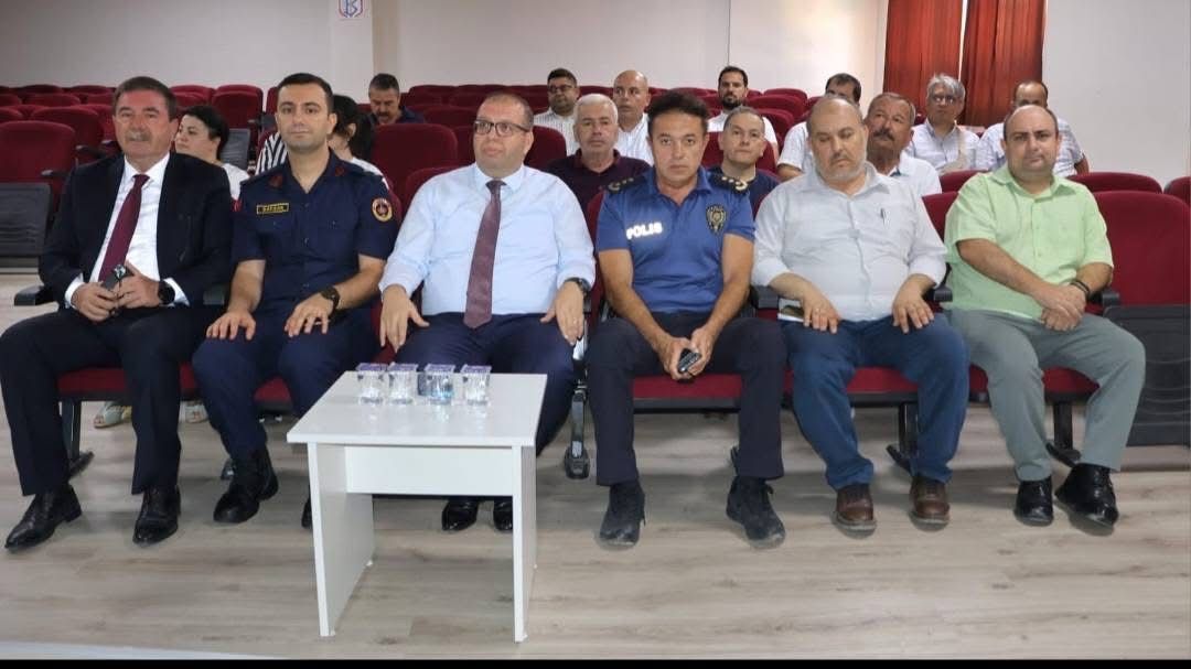 Susurluk’ta eğitimde yeni dönem hedefleri konuşuldu Hayat Boyu Öğrenme Komisyonu’nun toplantısı, Kaymakam Turgut Gülen başkanlığında yapıldı.