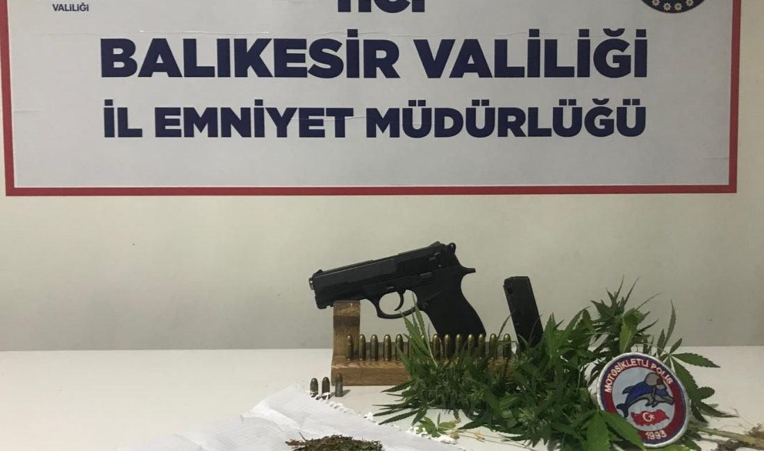 Bandırma’da geniş kapsamlı huzur operasyonu Bandırma’da gerçekleştirilen şok asayiş uygulamasında aranan 17 şahıs yakalanırken, ruhsatsız