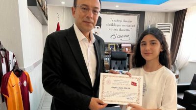 15 Temmuz temalı yarışmada birincilik elde eden Bandırmalı öğrenci Çisem