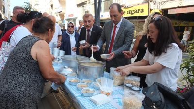 MHP İlçe Başkanlığı ile Ülkü Ocağının düzenlediği geleneksel aşure hayrı