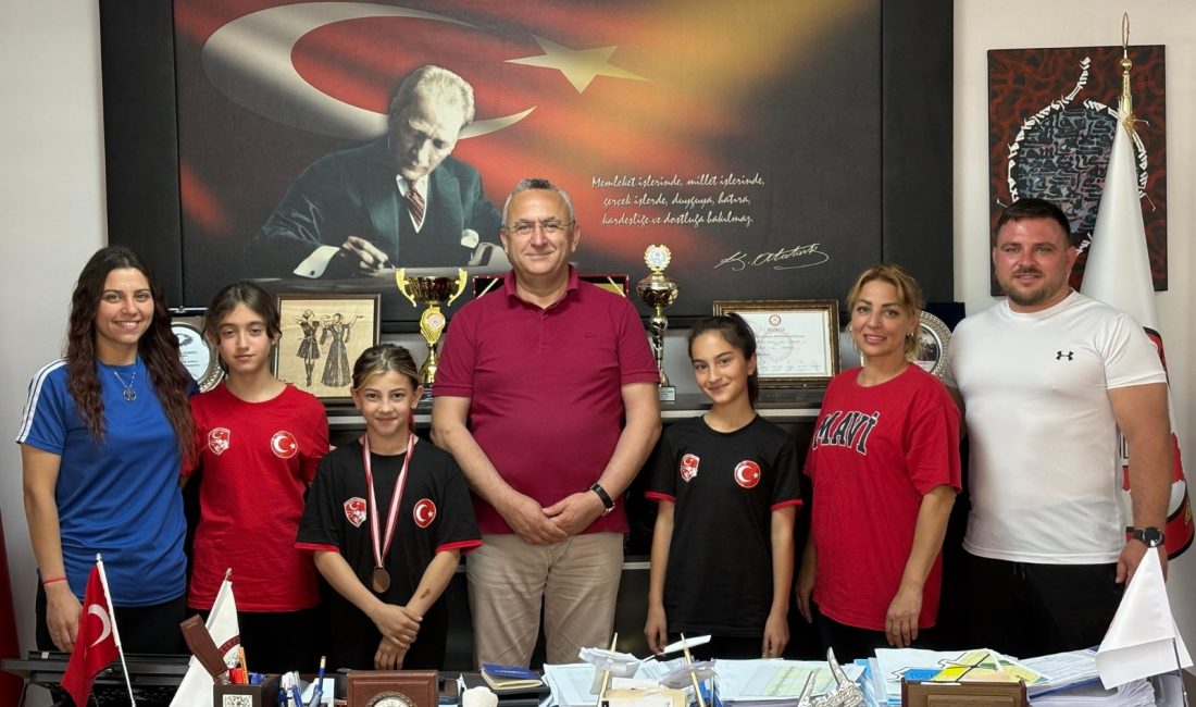 Susurluklu minik sporcu şampiyonadan Türkiye 5’inciliğiyle döndü Susurluklu sporcu Efsun İkiz, U12 Türkiye Şampiyonası’nda gösterdiği başarıyla milli