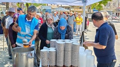 Balıkesir Büyükşehir Belediyesi’nin düzenlediği aşure hayrı kapsamında bin 500 kişiye
