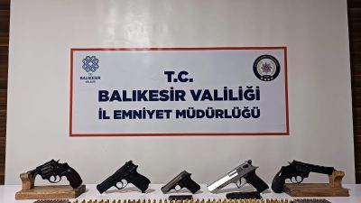 Bandırma’da gerçekleştirilen operasyonda, bir şahsın evinde yapılan aramada 5 ruhsatsız