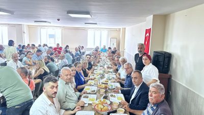 Bandırma Alevi Kültür Derneği’nin ev sahipliğinde gerçekleşen etkinlikte, aşure kazanları