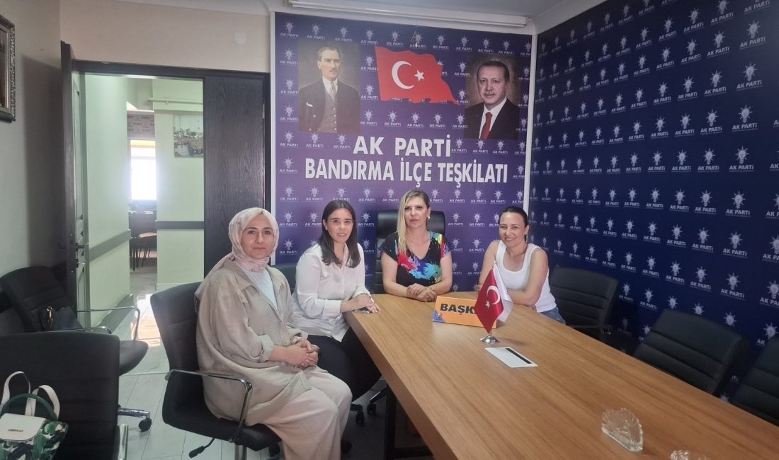 AK Parti Balıkesir Kadın Kolları’ndan Bandırma ziyareti AK Parti Balıkesir İl Kadın Kolları heyeti, Bandırma’ya ziyaret gerçekleştirerek