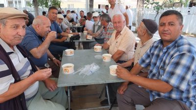 Muharrem ayı ile birlikte başlayan aşure hayırları devam ediyor. Her
